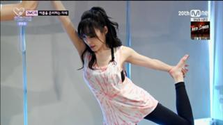 Tiffany Hwang feet photo thumbnail