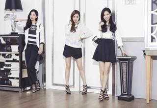 Tiffany Hwang feet photo thumbnail