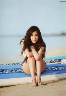 Tiffany Hwang feet photo thumbnail