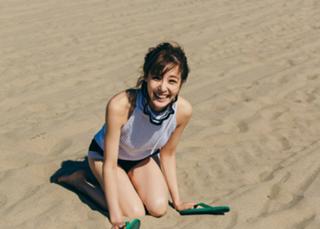 Tiffany Hwang feet photo thumbnail