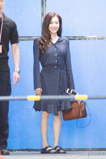 Tiffany Hwang feet photo thumbnail