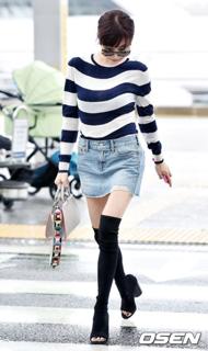 Tiffany Hwang feet photo thumbnail