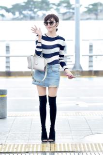 Tiffany Hwang feet photo thumbnail