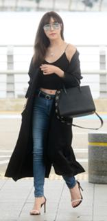 Tiffany Hwang feet photo thumbnail