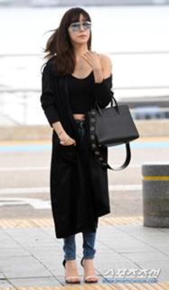 Tiffany Hwang feet photo thumbnail
