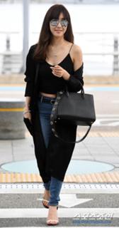 Tiffany Hwang feet photo thumbnail