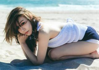 Tiffany Hwang feet photo thumbnail