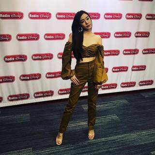 Tiffany Hwang feet photo thumbnail