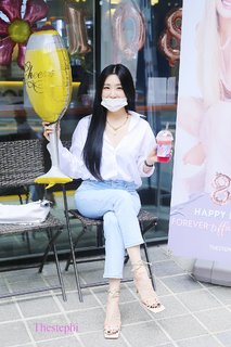 Tiffany Hwang feet photo thumbnail