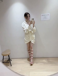 Tiffany Hwang feet photo thumbnail