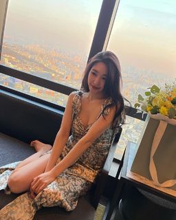 Tiffany Hwang feet photo thumbnail