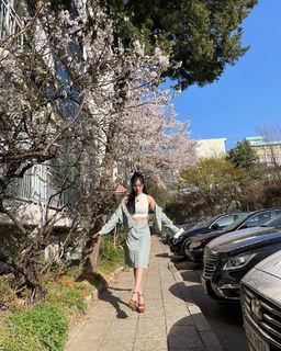 Tiffany Hwang feet photo thumbnail