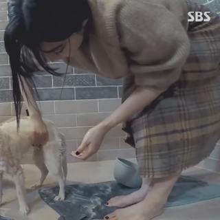 Tiffany Hwang feet photo thumbnail
