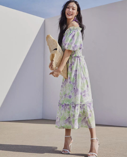 Tiffany Hwang feet photo thumbnail