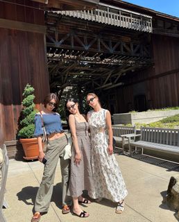 Tiffany Hwang feet photo thumbnail