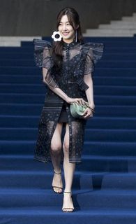 Tiffany Hwang feet photo thumbnail