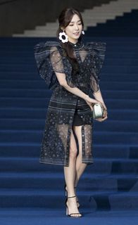 Tiffany Hwang feet photo thumbnail