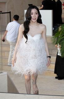 Tiffany Hwang feet photo 1