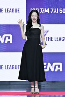 Tiffany Hwang feet photo 18