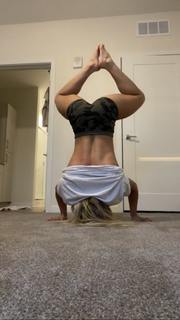 Tiffany Stratton feet photo thumbnail