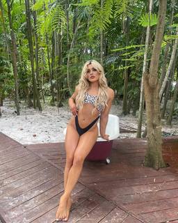 Tiffany Stratton feet photo thumbnail