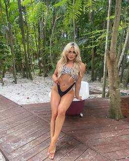 Tiffany Stratton feet photo thumbnail