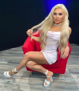 Tiffany Stratton feet photo thumbnail