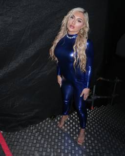 Tiffany Stratton feet photo thumbnail