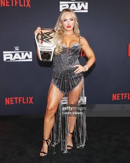 Tiffany Stratton feet photo thumbnail