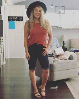 Tiffany Thornton feet photo 7
