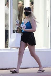 Tiffany Trump feet photo thumbnail