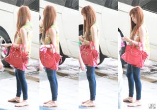 Tiffany Young feet photo 6
