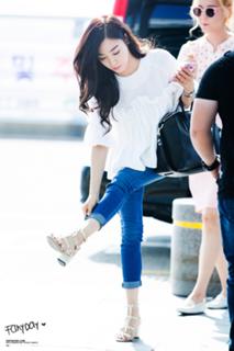 Tiffany Young feet photo 13