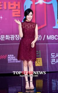 Tiffany Young feet photo 13