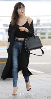 Tiffany Young feet photo 2