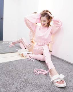 Tiffany Young feet photo 6