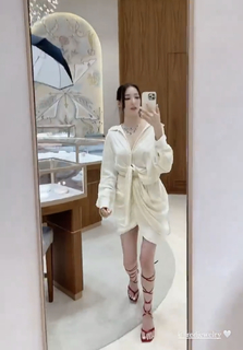 Tiffany Young feet photo 9