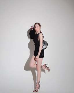 Tiffany Young feet photo 2