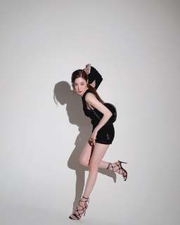 Tiffany Young feet photo 1