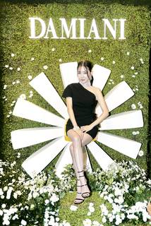 Tiffany Young feet photo 3