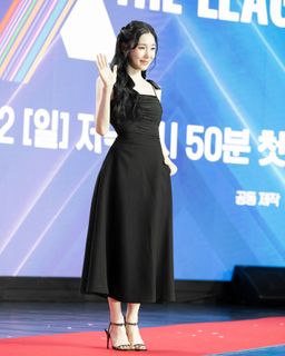 Tiffany Young feet photo 16