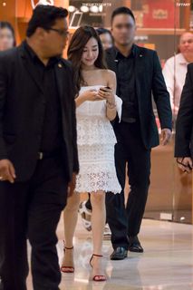 Tiffany Young feet photo 2