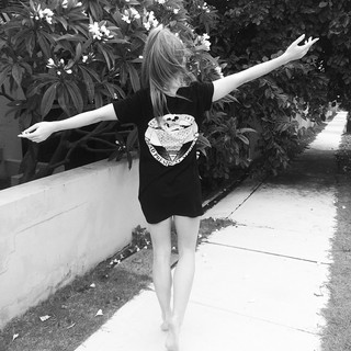 Tigerlily feet photo 6