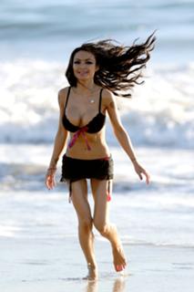 Tila Tequila feet photo thumbnail