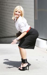 Tila Tequila feet photo thumbnail