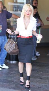 Tila Tequila feet photo thumbnail