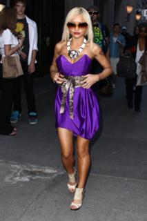 Tila Tequila feet photo thumbnail