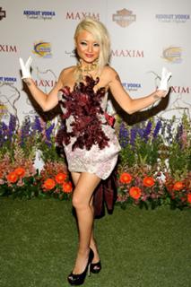 Tila Tequila feet photo thumbnail