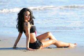 Tila Tequila feet photo thumbnail