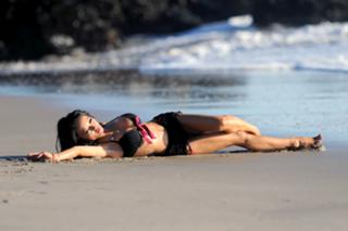 Tila Tequila feet photo thumbnail